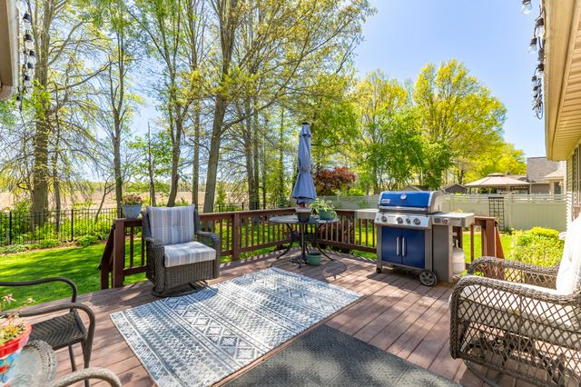 4171 Westwood Lane S, Chesterton, IN 46304
