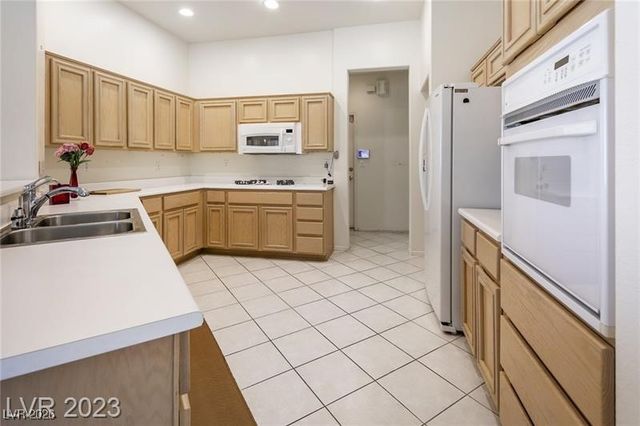 3033 Highland Falls Drive, Las Vegas, NV 89134