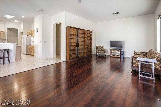 3033 Highland Falls Drive, Las Vegas, NV 89134