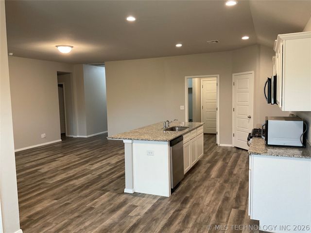 1012 E Richmond Street, Broken Arrow, OK 74012