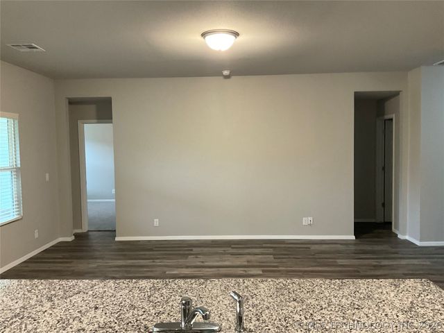 1012 E Richmond Street, Broken Arrow, OK 74012