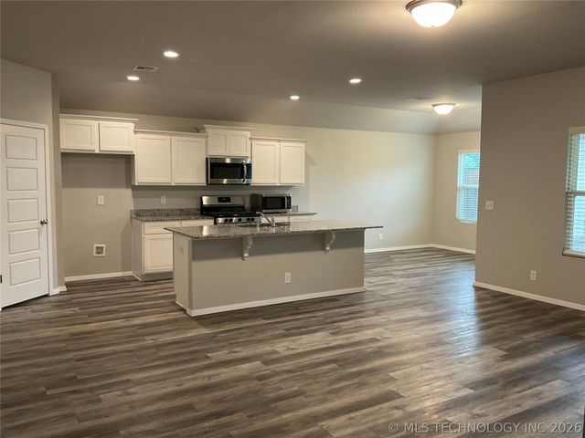 1012 E Richmond Street, Broken Arrow, OK 74012