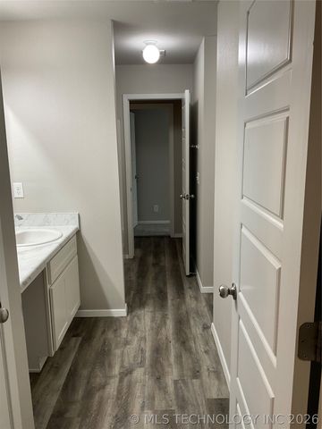 1012 E Richmond Street, Broken Arrow, OK 74012