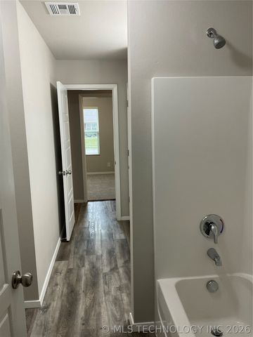 1012 E Richmond Street, Broken Arrow, OK 74012