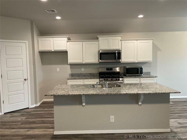 1012 E Richmond Street, Broken Arrow, OK 74012