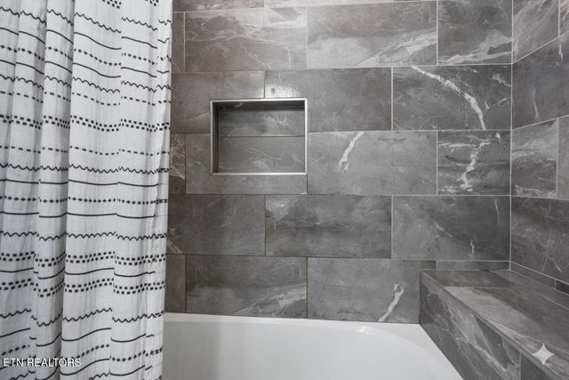 319 Meadowview Drive, Harriman, TN 37748