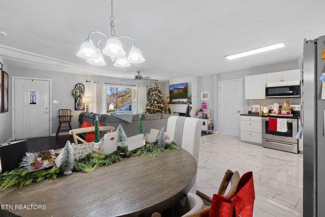 319 Meadowview Drive, Harriman, TN 37748