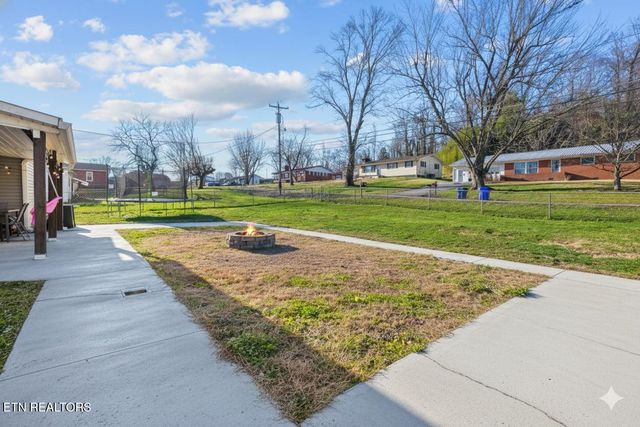 319 Meadowview Drive, Harriman, TN 37748