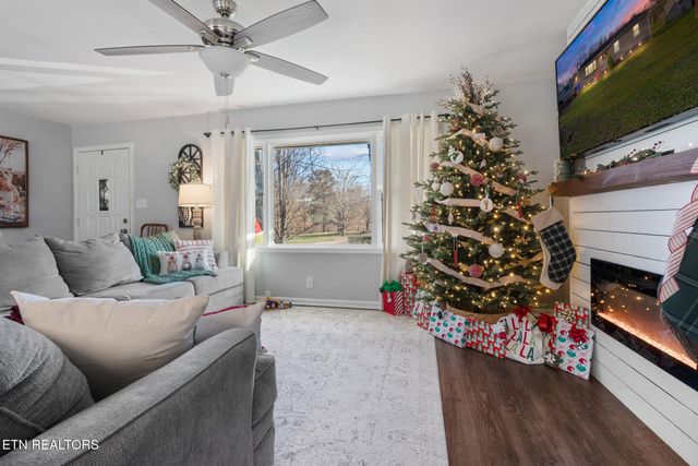 319 Meadowview Drive, Harriman, TN 37748