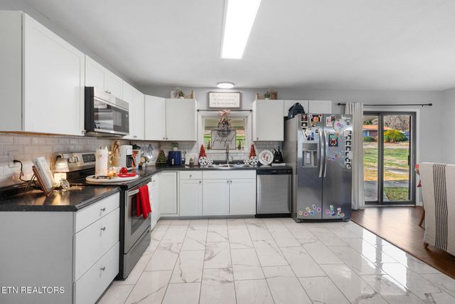 319 Meadowview Drive, Harriman, TN 37748