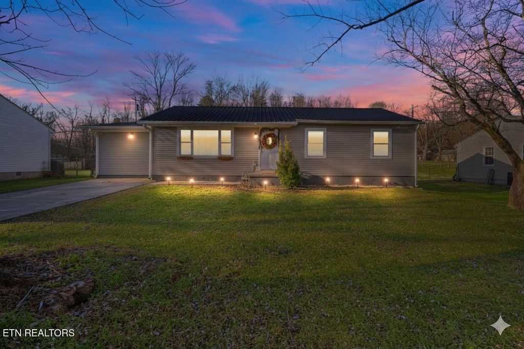 319 Meadowview Drive, Harriman, TN 37748