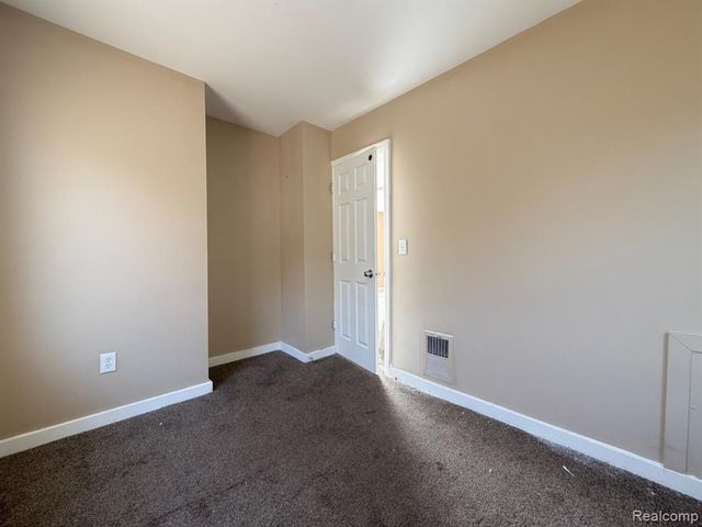 7746 Rosemont Avenue, Detroit, MI 48228