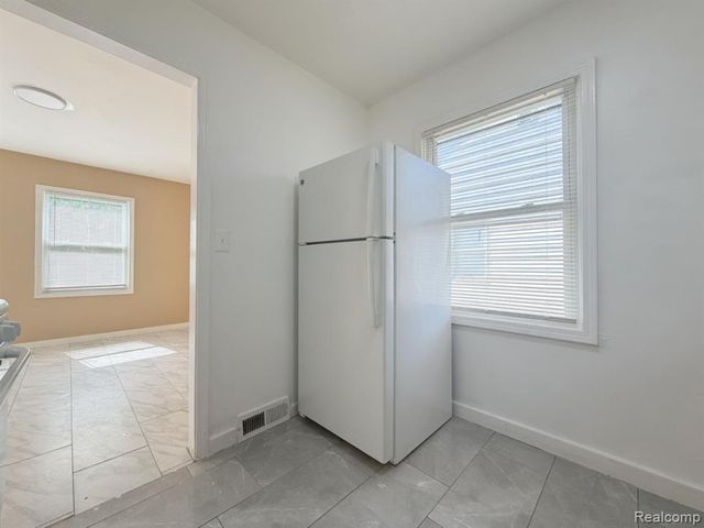 7746 Rosemont Avenue, Detroit, MI 48228