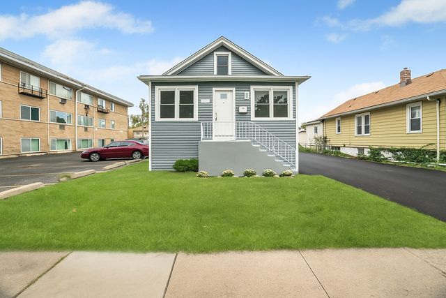 1927 S 17th Avenue, Broadview, IL 60155