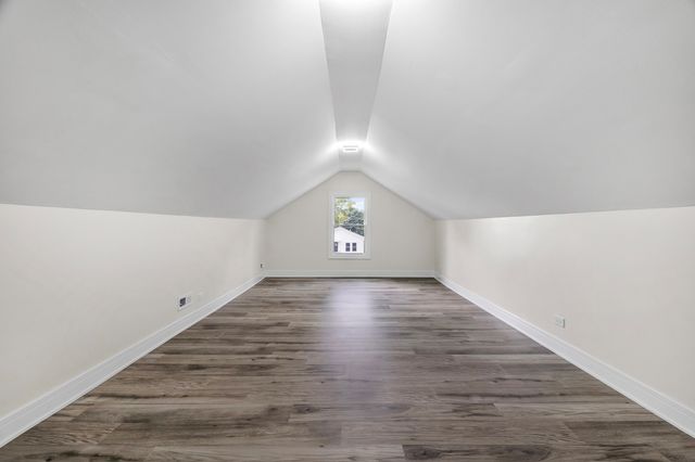 1927 S 17th Avenue, Broadview, IL 60155