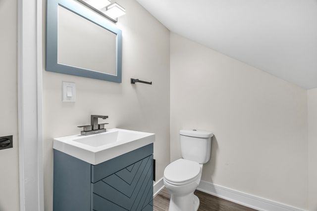 1927 S 17th Avenue, Broadview, IL 60155