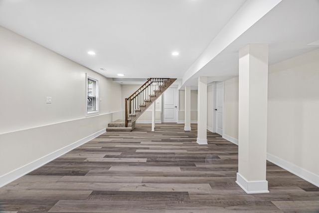 1927 S 17th Avenue, Broadview, IL 60155