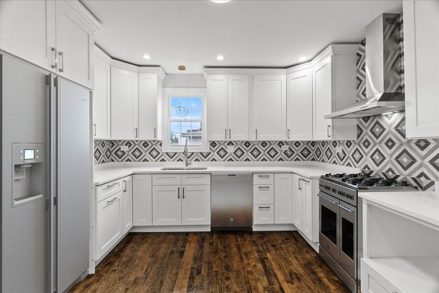 1927 S 17th Avenue, Broadview, IL 60155