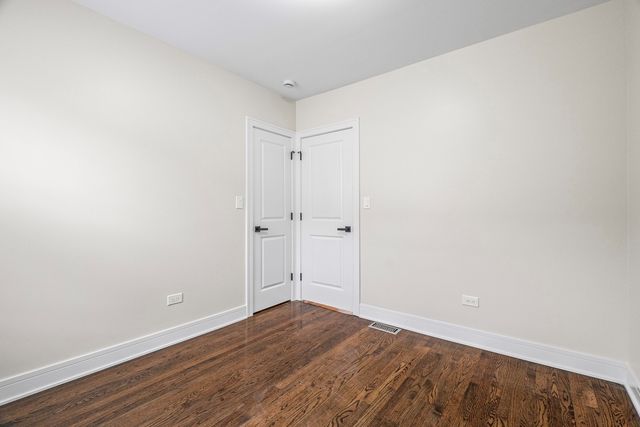 1927 S 17th Avenue, Broadview, IL 60155