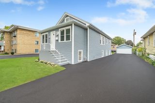 1927 S 17th Avenue, Broadview, IL 60155