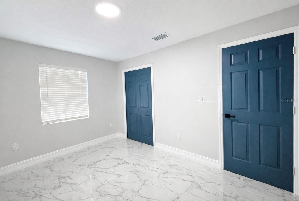 Image 12 of property listing at 4515 5TH STREET, Zephyrhills, FL 33542