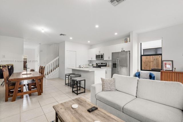 25217 SW 107th Ct, Homestead, FL 33032