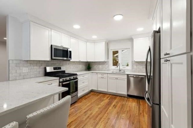 96 Old Essex Rd, Manchester, MA 01944