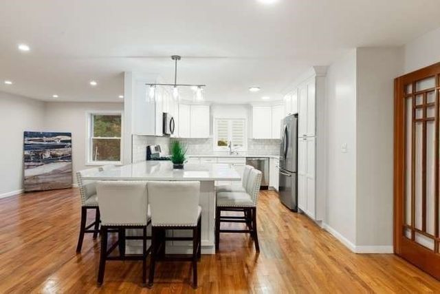 96 Old Essex Rd, Manchester, MA 01944