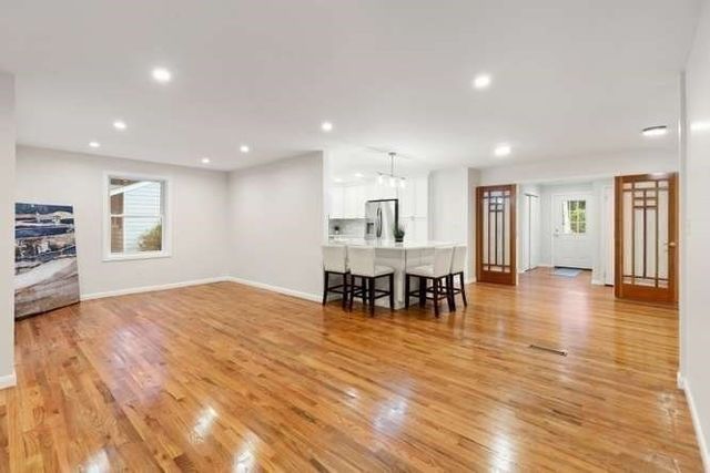 96 Old Essex Rd, Manchester, MA 01944