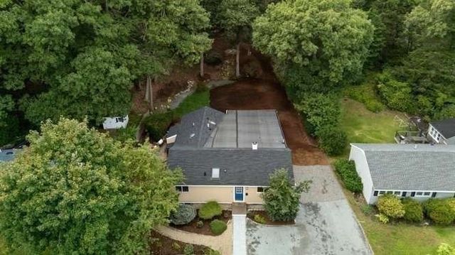 96 Old Essex Rd, Manchester, MA 01944