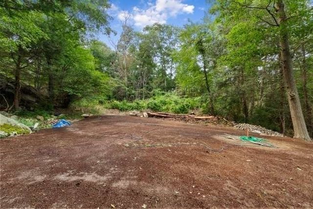 96 Old Essex Rd, Manchester, MA 01944