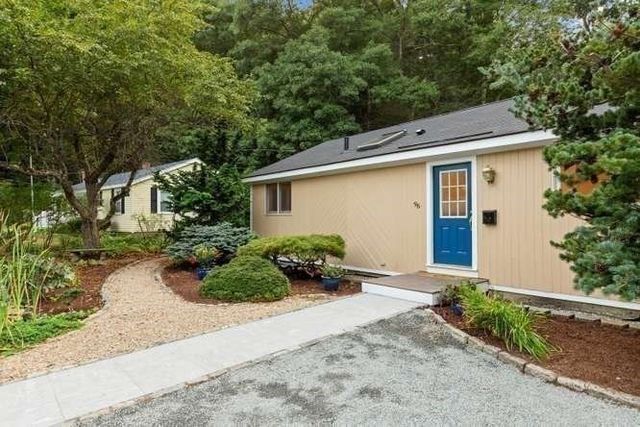96 Old Essex Rd, Manchester, MA 01944
