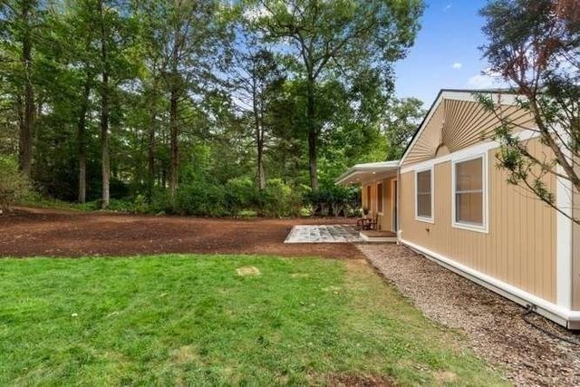 96 Old Essex Rd, Manchester, MA 01944