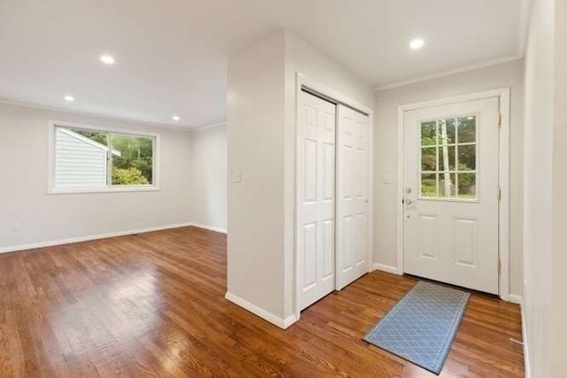 96 Old Essex Rd, Manchester, MA 01944