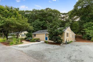 96 Old Essex Rd, Manchester, MA 01944