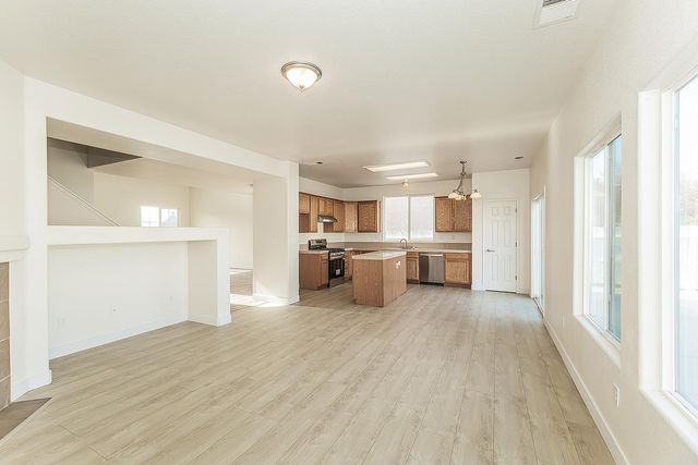 2721 Holland Ave, Clovis, CA 93611