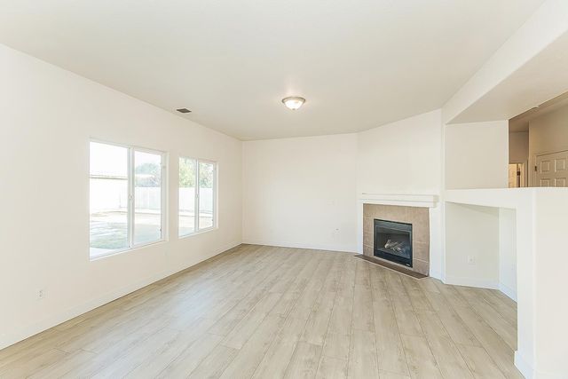 2721 Holland Ave, Clovis, CA 93611