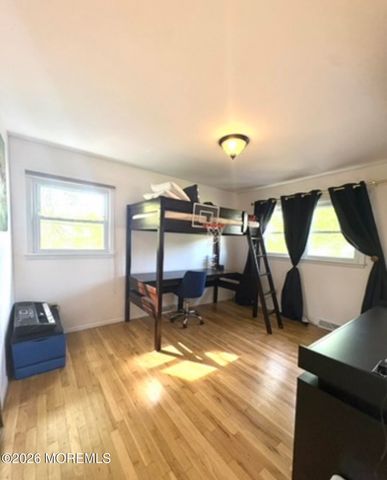 29 Greenleaf Drive, Manalapan, NJ 07726