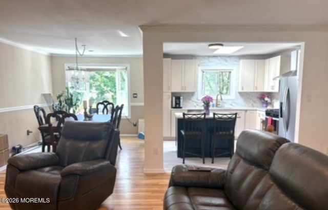 29 Greenleaf Drive, Manalapan, NJ 07726