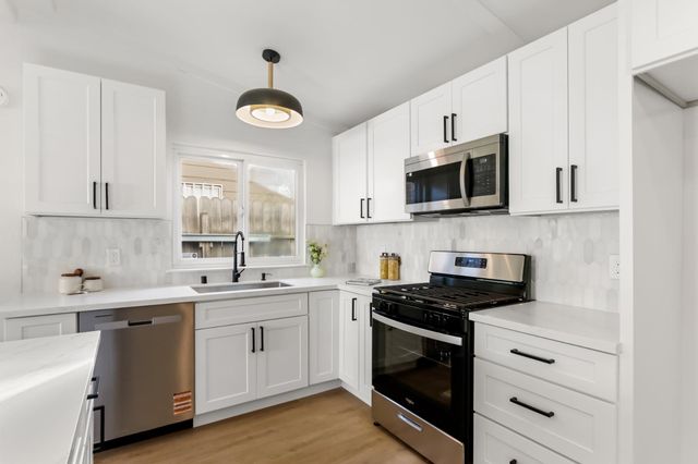 8169 Valley Green Dr, Sacramento, CA 95823