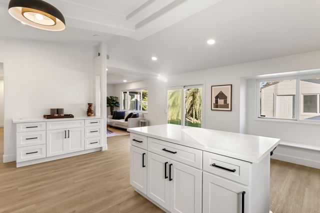 8169 Valley Green Dr, Sacramento, CA 95823