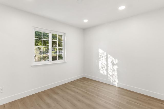 8169 Valley Green Dr, Sacramento, CA 95823