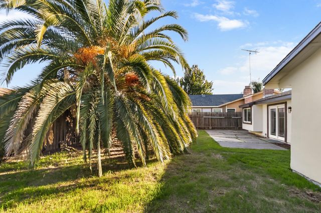 8169 Valley Green Dr, Sacramento, CA 95823