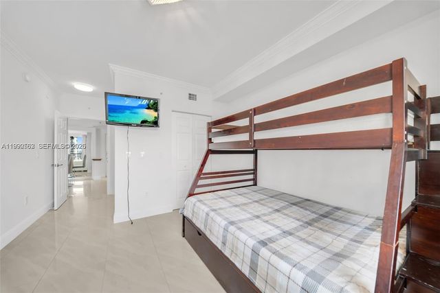 17150 N Bay Rd 2705, Sunny Isles Beach, FL 33160