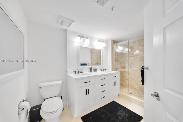 17150 N Bay Rd 2705, Sunny Isles Beach, FL 33160