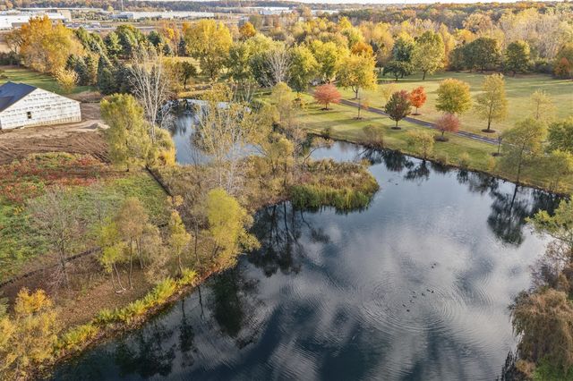 28510 Coyote Court, New Hudson, MI 48165