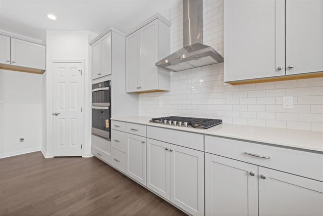 28510 Coyote Court, New Hudson, MI 48165