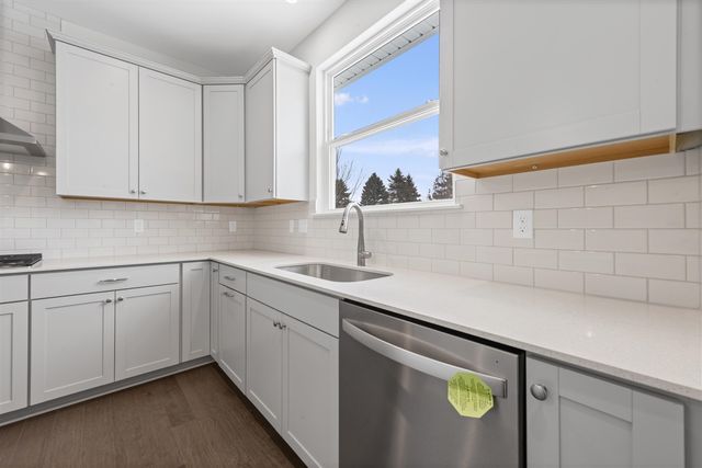 28510 Coyote Court, New Hudson, MI 48165