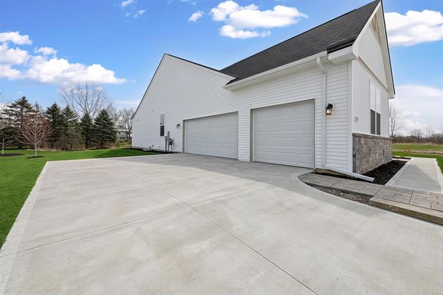 28510 Coyote Court, New Hudson, MI 48165
