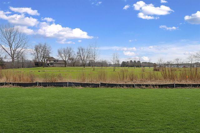 28510 Coyote Court, New Hudson, MI 48165